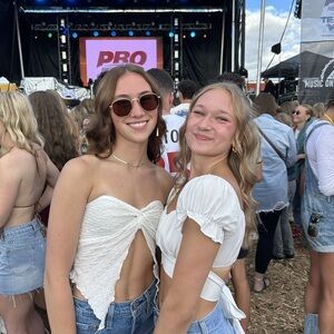 Meet your Posher, Lynnzee